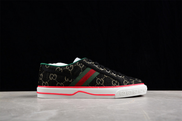 G*u*i* trainer sneaker 109