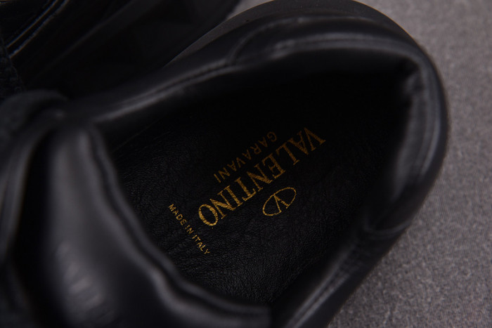 v*lentino garavani one stud sneakers m237035