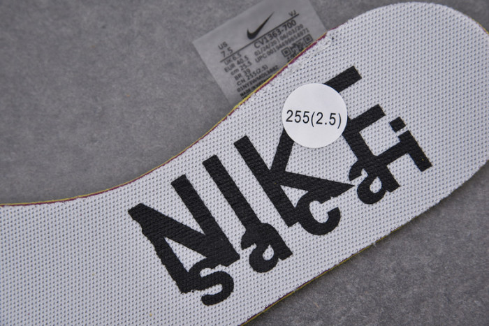 nike vaporwaffle sacai tour yellow stadium green cv1363-700