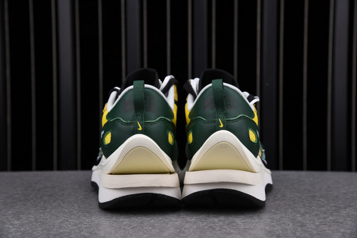 nike vaporwaffle sacai tour yellow stadium green cv1363-700