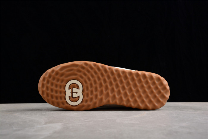 G*u*i* trainer sneaker 104