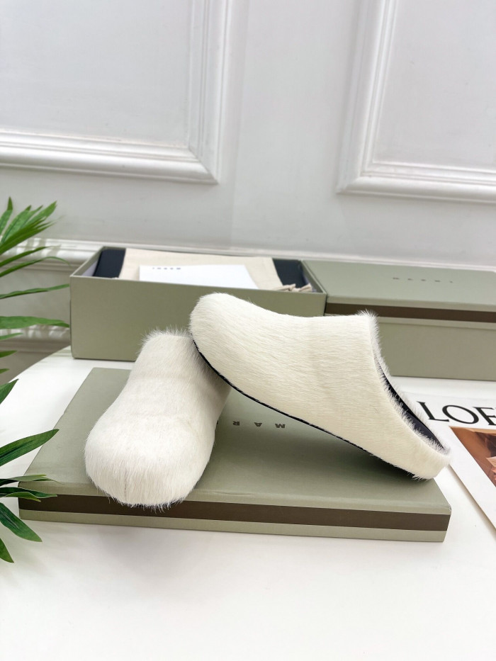 white long hair calfskin fussbett sabot mar04