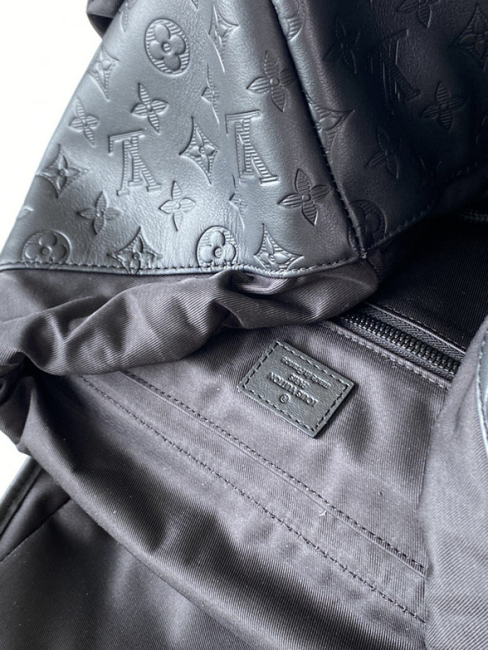 LV DIscovery bags M43680