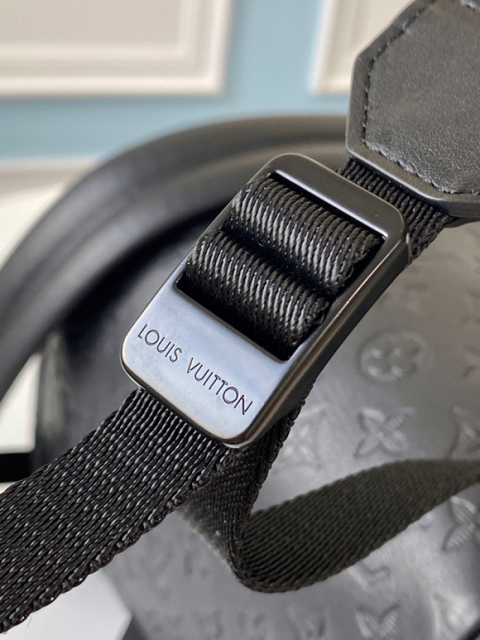 LV DIscovery bags M43680