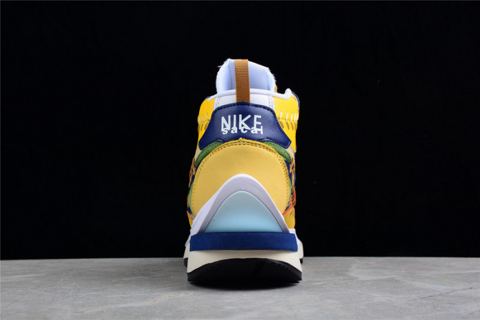 r42 sacai x jean paul gaultier x nk vaporwaffle dh9186-200