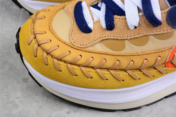 r42 sacai x jean paul gaultier x nk vaporwaffle dh9186-200