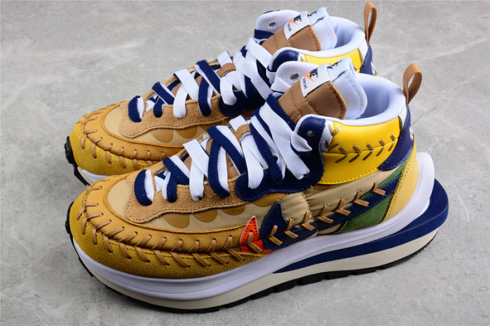 r42 sacai x jean paul gaultier x nk vaporwaffle dh9186-200