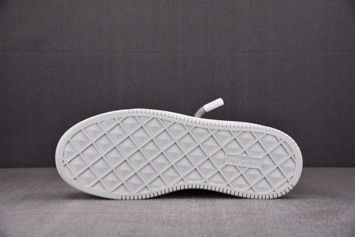 v*lentino garavani one stud sneakers m237034