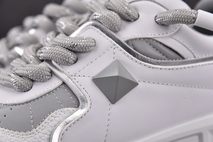 v*lentino garavani one stud sneakers m237034