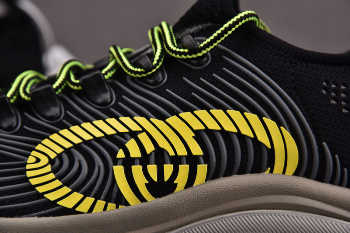 G*u*i* trainer sneaker usm108480