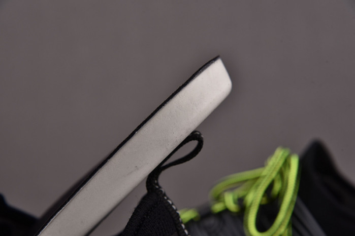 G*u*i* trainer sneaker usm108480