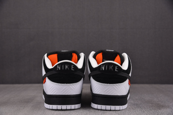 Nike SB Dunk Low TIGHTBOOTH FD2629-100