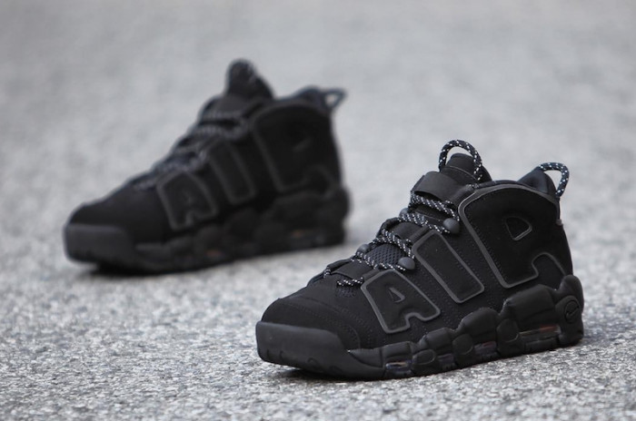 nike air more uptempo black white 414962-002