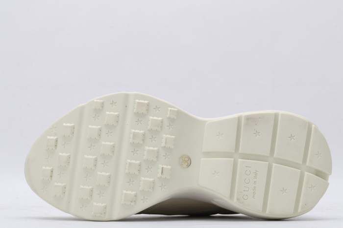 G*u*i* trainer sneaker7