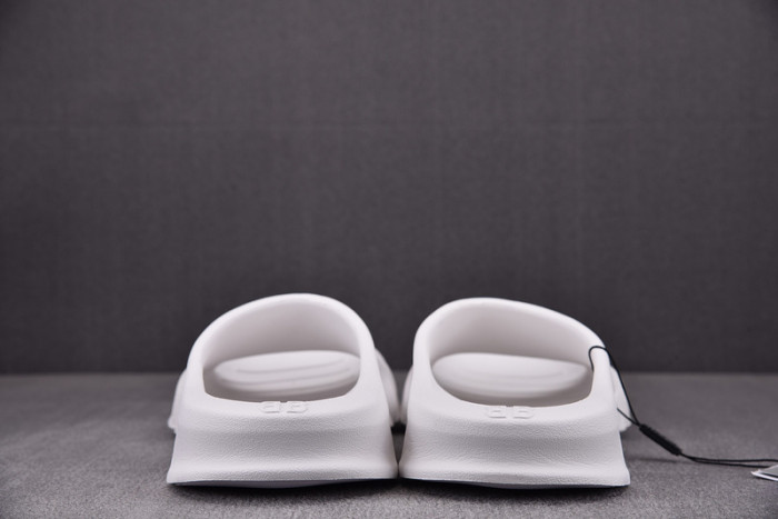 balenciag* sandal 13