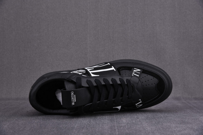 v*lentino garavani white vl7n sneakers m237003