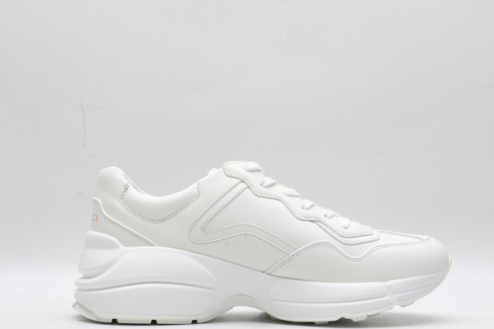 G*u*i* trainer sneaker 86