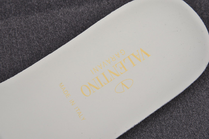 v*lentino garavani white vl7n sneakers m237001