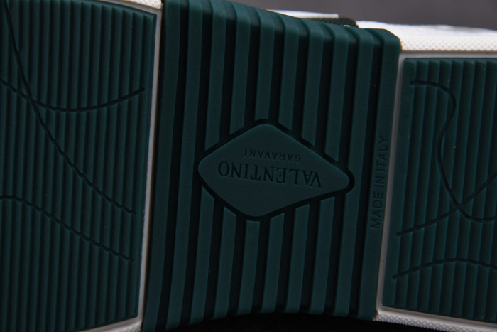 v*lentino garavani white vl7n sneakers m237002