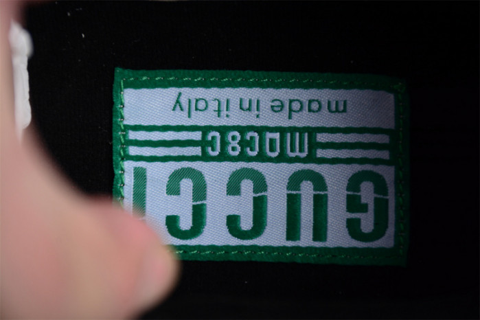 G*u*i* trainer sneaker 106