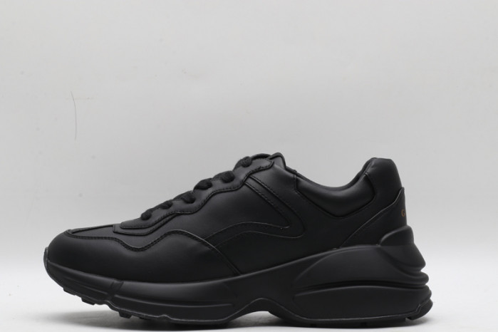 G*u*i* trainer sneaker 87