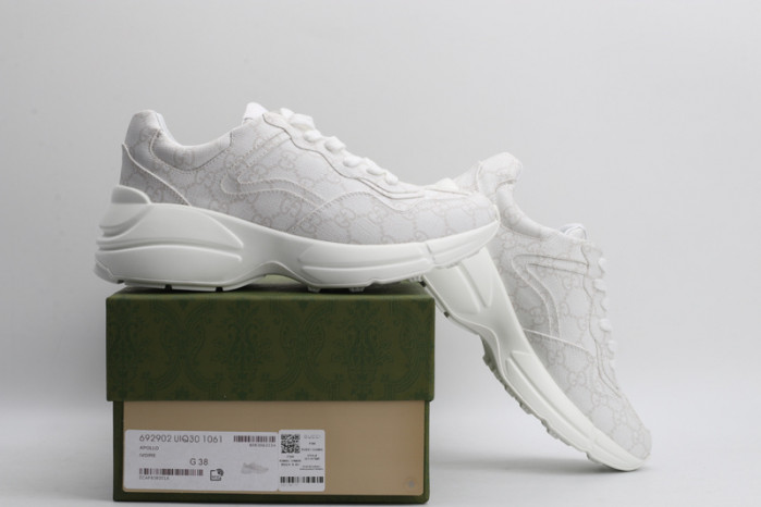 G*u*i* trainer sneaker 88