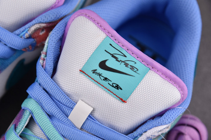 nike sb dunk low futura laboratories bleached aqua hf6061-400