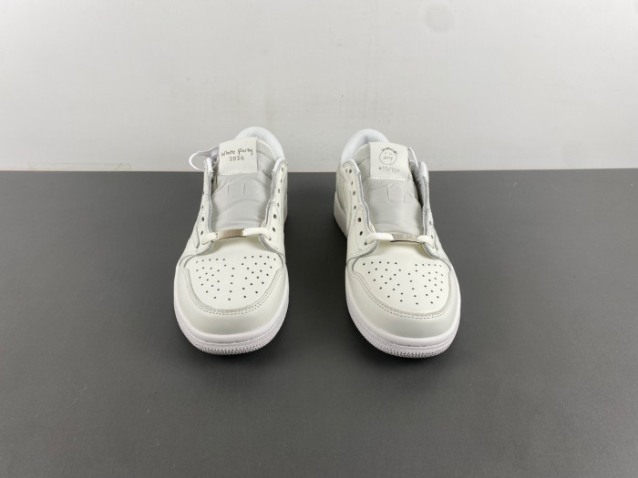 Travis Scott x Air Jordan 1 Low OG1228-111