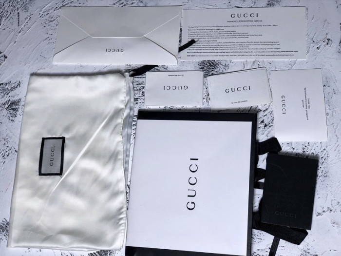 G*u*i rhyton vintage trainer sneaker 576963 drw00 9522