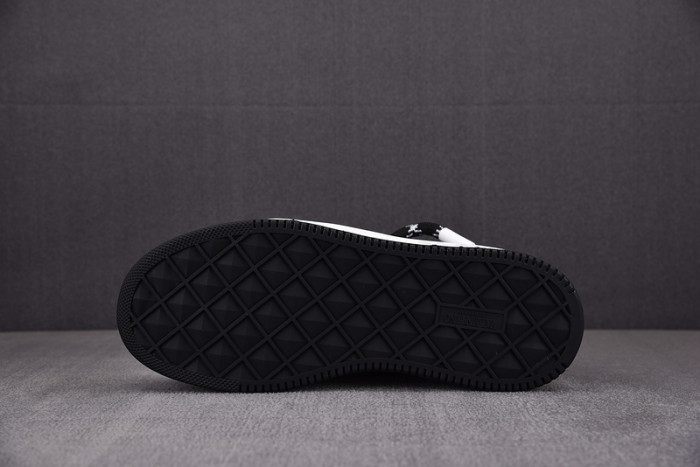 v*lentino garavani one stud sneakers m237037