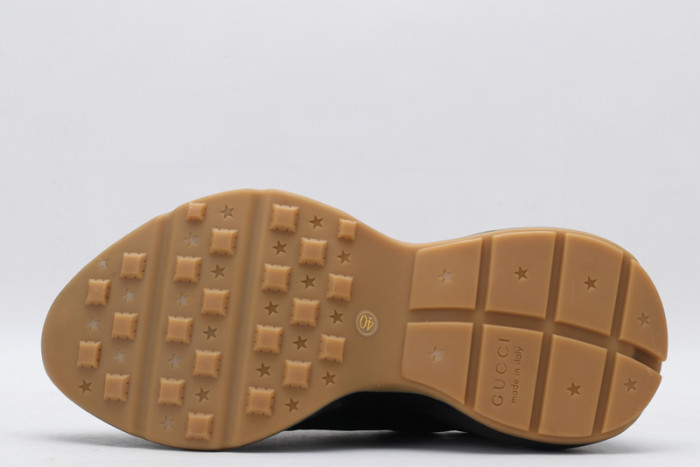 G*u*i* trainer sneaker13