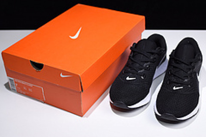 nike epic react flyknit black and white aa1625 001