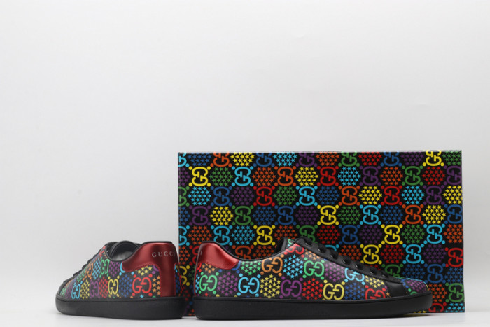 G*u*i* trainer sneaker49