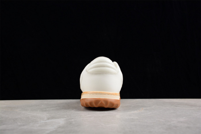 G*u*i* trainer sneaker 105