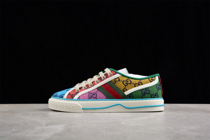 G*u*i* trainer sneaker 111