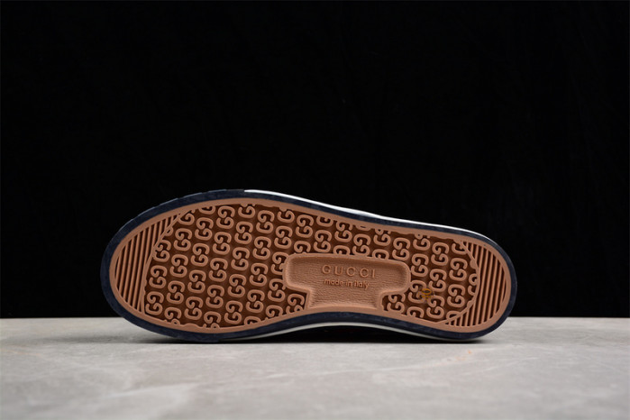 G*u*i* trainer sneaker 112