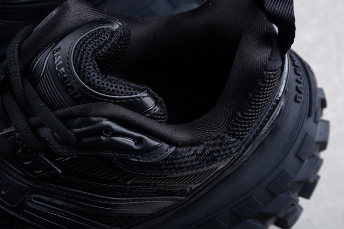 Ba*len*cia*ga defender rubber platform sneakers w2ra61000