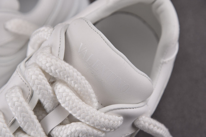 v*lentino garavani one stud sneakers m237036