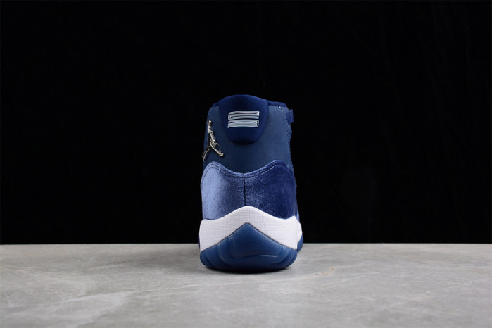 air jordan 11 velvet “midnight navy” ar0715-441
