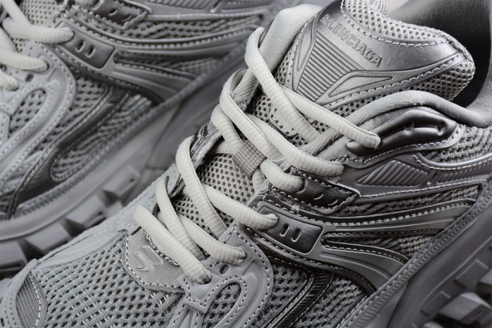 Ba*len*cia*ga defender rubber platform sneakers w2ra61200