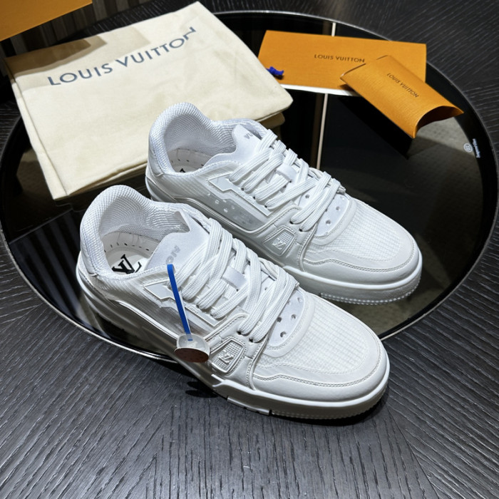 L0VT SNEAKER