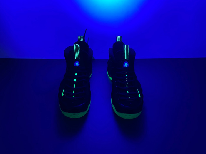 Nike Air Foamposite One Black Volt  HF2902-001