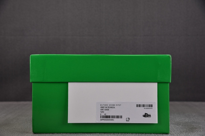 BV sneaker