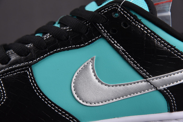 Nike SB Dunk Low D1am0nd S*pply Co. 304292-402
