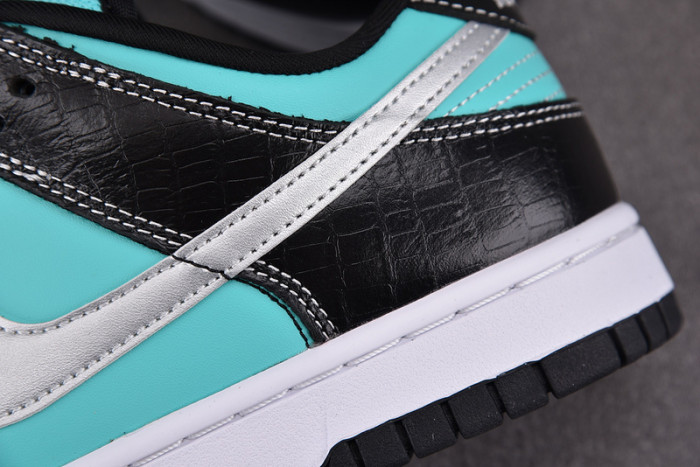 Nike SB Dunk Low D1am0nd S*pply Co. 304292-402