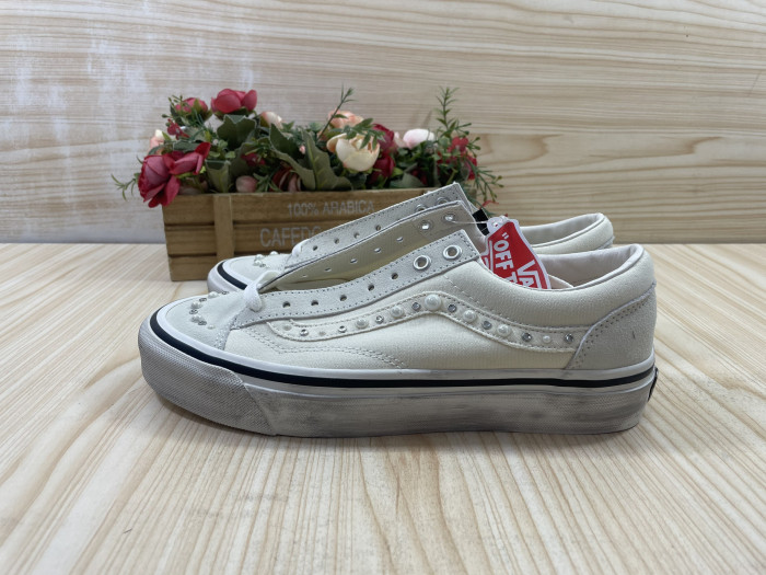 VA& SNEAKER