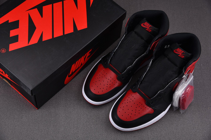 AIR JORDAN 1 RETRO HIGH OG “BANNED” RED MENS 555088-001