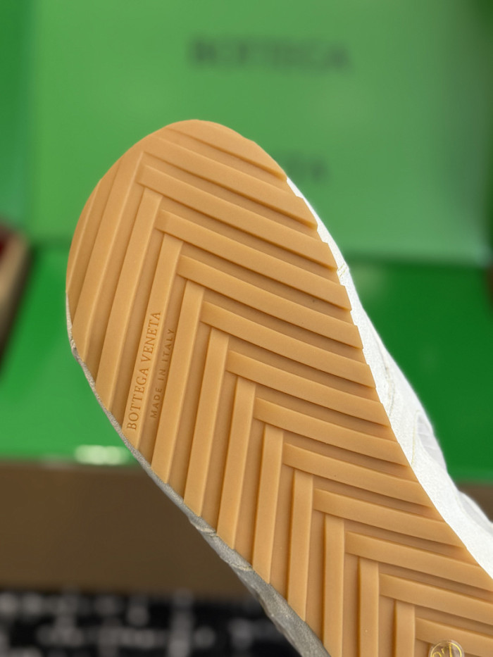 BV sneaker