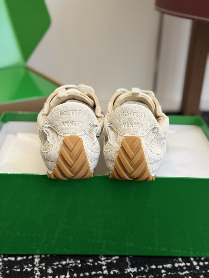 BV sneaker