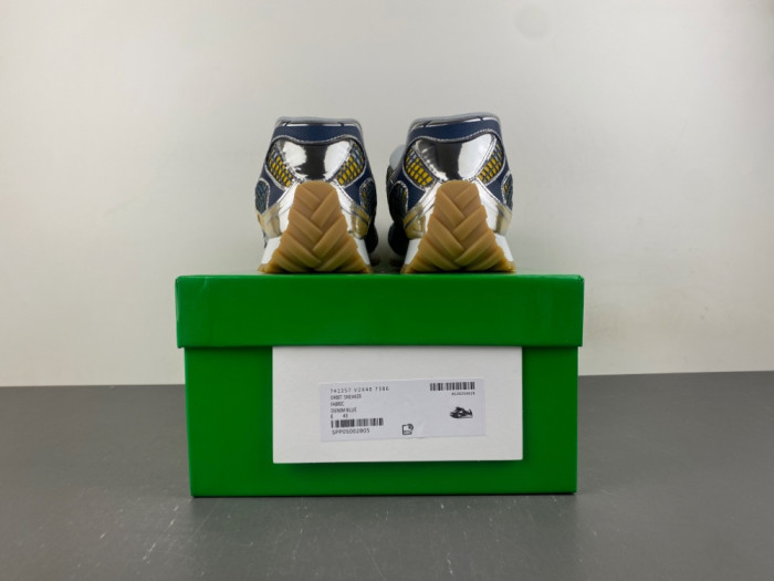 BV sneaker
